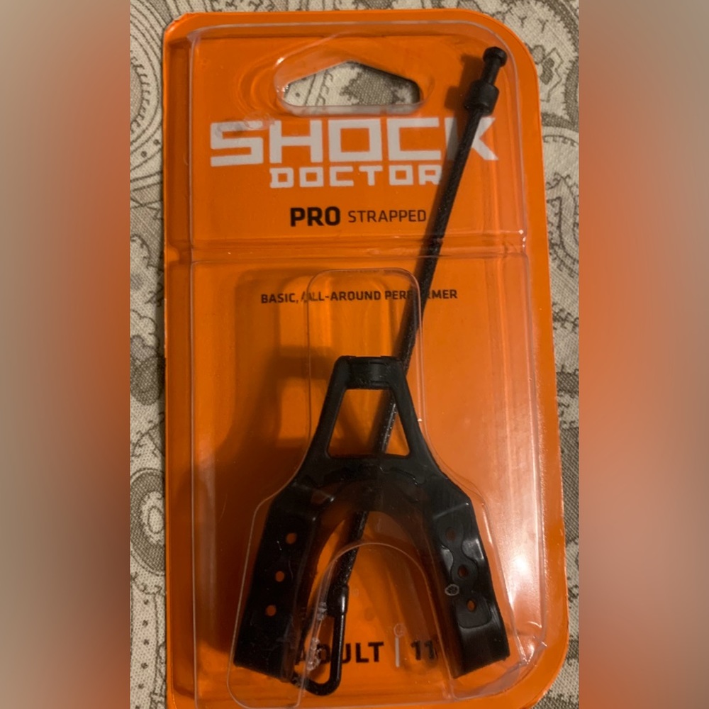 Shock Doctor Pro Strapped All Around Performer Adult Mouth Guard NWT